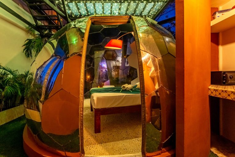 casa-kabil-bubble-houses-playa-de-carmen-moon-012