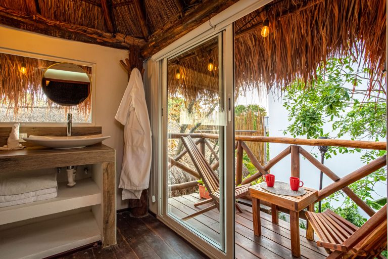 tree-house-casa-kabil-fire-004