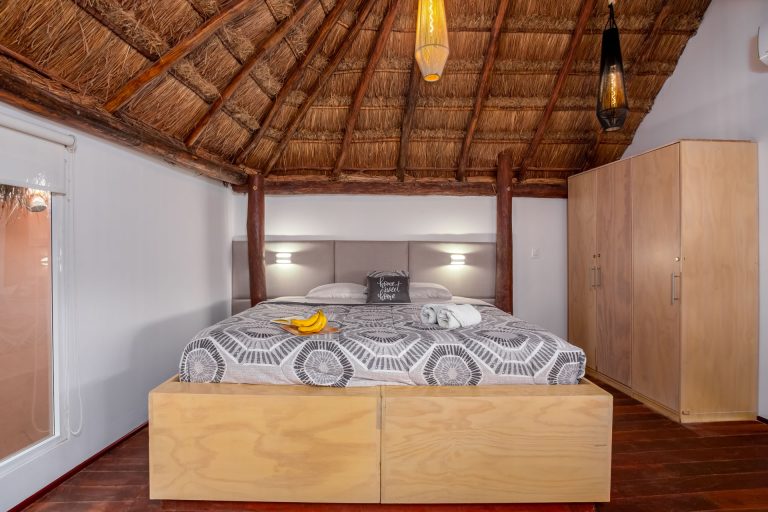 tree-house-casa-kabil-fire-012